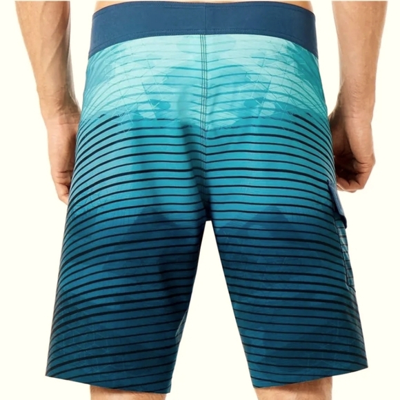 • OAKLEY • 21" CAMOU DEGRADE - BOARDSHORTS - MEN'S - ENSIGN BLUE - Picture 2 of 10